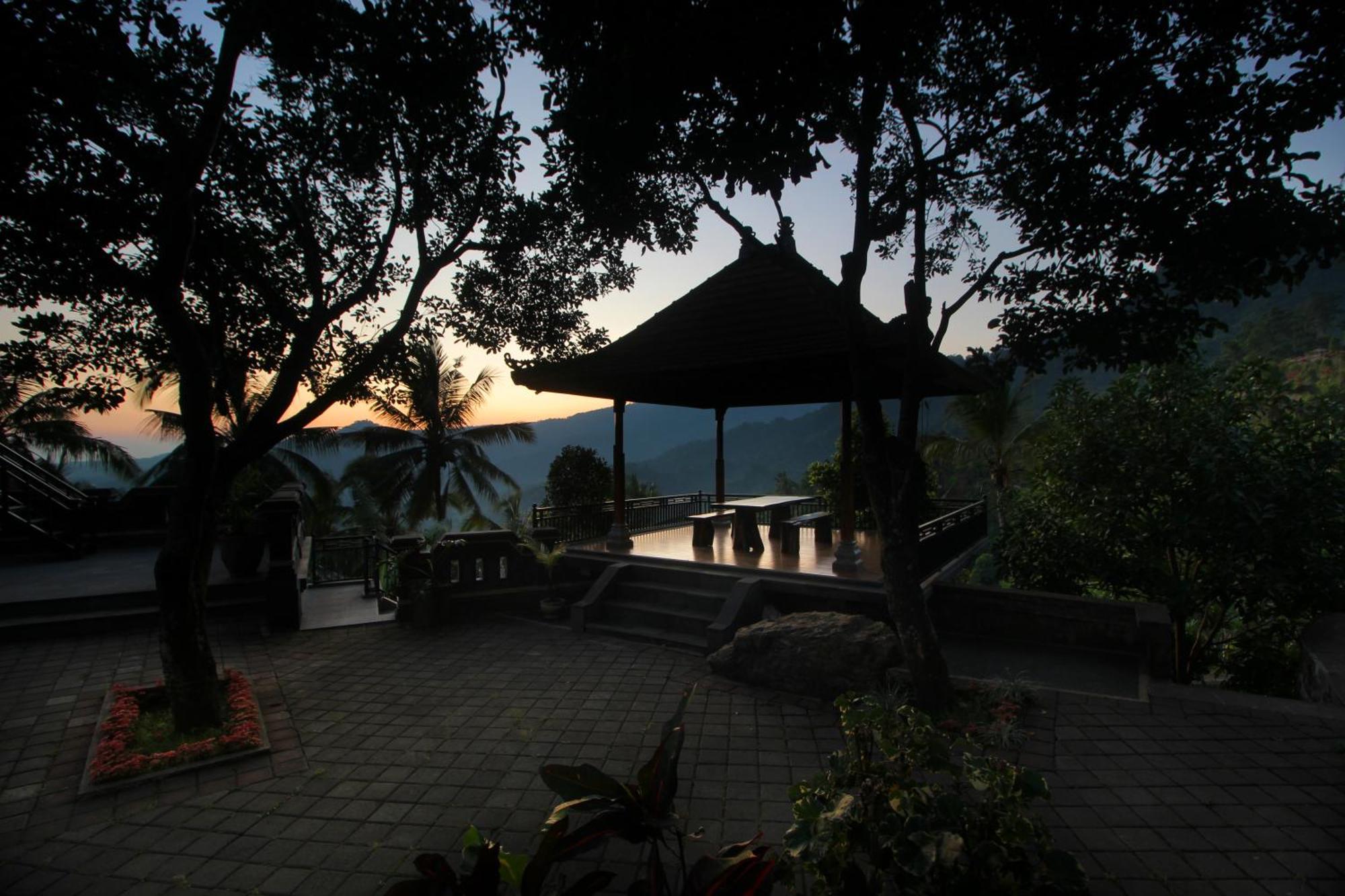 Rostika Hotel Sekumpul Pabean Buleleng Exterior photo
