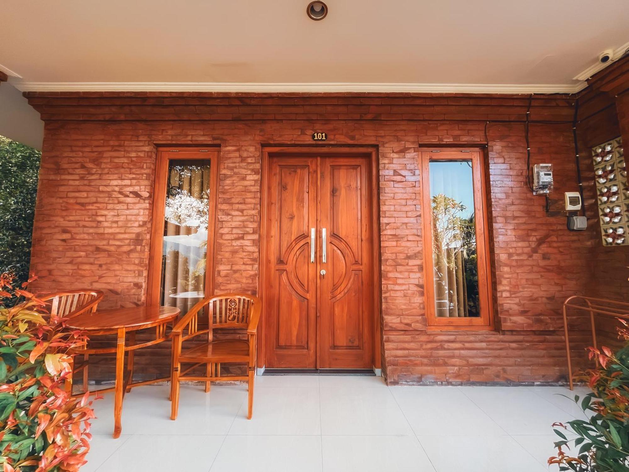 Rostika Hotel Sekumpul Pabean Buleleng Exterior photo
